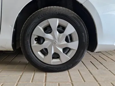 تويوتا يارس Y FLT 2022 مستعملة — صورة 5