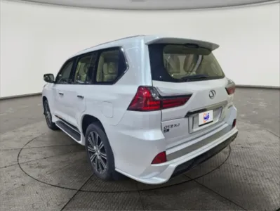 لكزس LX 570 S 2021 مستعملة — صورة 4