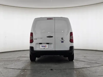 بيجو بارتنر Short van 2022 مستعملة — صورة 6