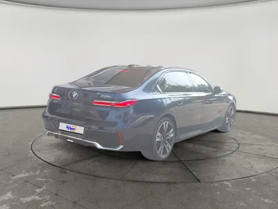 بي ام دبليو الفئة السابعة 735i 2024 مستعملة — صورة 4
