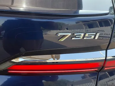 بي ام دبليو الفئة السابعة 735i 2024 مستعملة — صورة 12