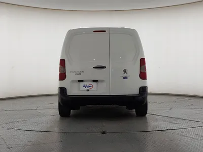 بيجو بارتنر Short van 2021 مستعملة — صورة 6
