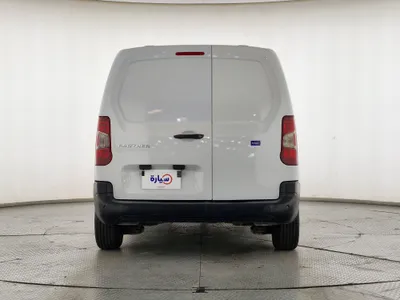 بيجو بارتنر Short van 2023 مستعملة — صورة 6