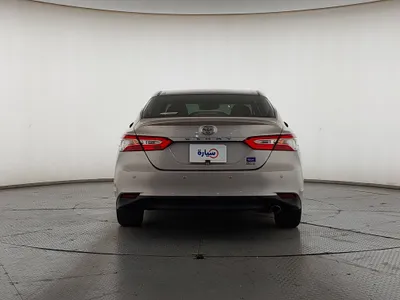 تويوتا كامري GLE 2020 مستعملة — صورة 6