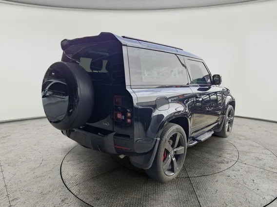 Land Rover Defender P400 2021 
