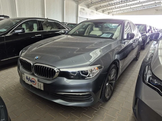 بي ام دبليو الفئة الخامسة 520i 2019 