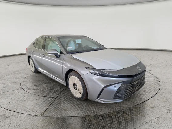 Toyota Camry  LE HEV 2025 