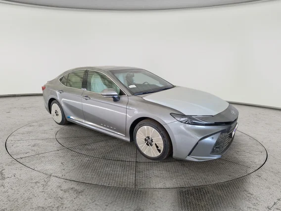 Toyota Camry  LE HEV 2025 