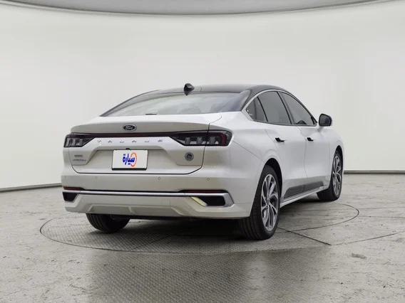 Ford Taurus Titanium 2024 