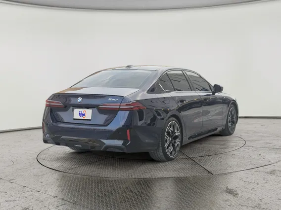 بي ام دبليو الفئة الخامسة 520i 2024 