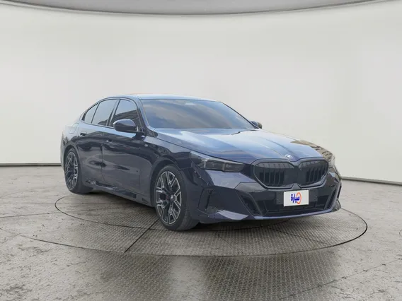 بي ام دبليو الفئة الخامسة 520i 2024 
