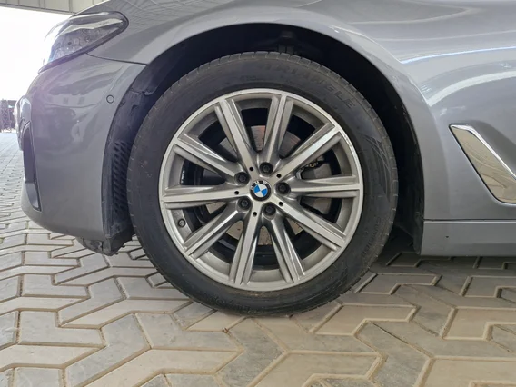 BMW 5 Series 520i 2023 
