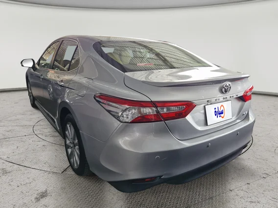 Toyota Camry  GLE 2020 