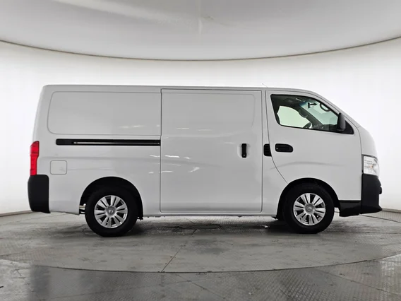 Nissan Urvan NV350 2021 