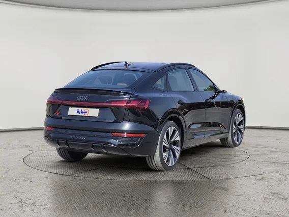 اودي Q8 e-tron 55 2024 