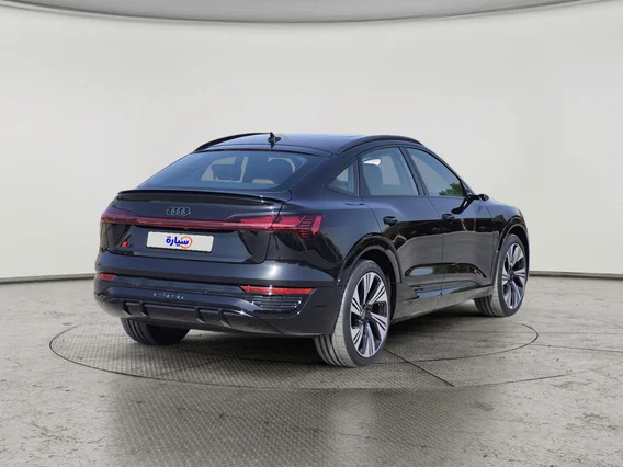 اودي Q8 e-tron 55 2024 