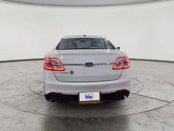 Ford Taurus SE 2018 