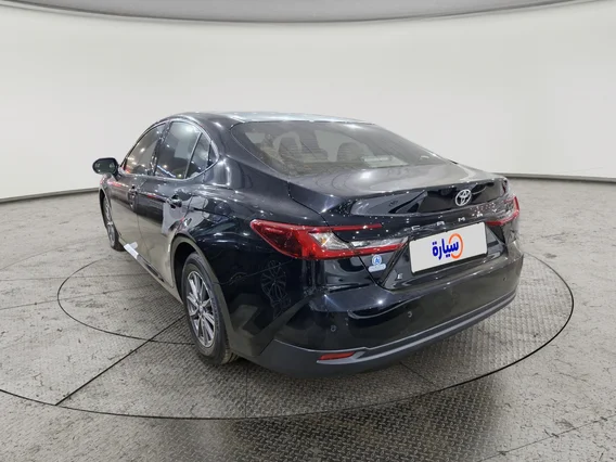 Toyota Camry  E 2025 