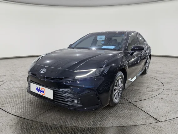Toyota Camry  E 2025 