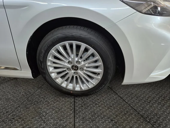 Toyota Camry  LE 2025 