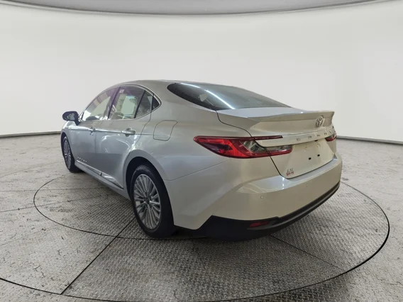 Toyota Camry  LE 2025 