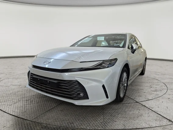 Toyota Camry  LE 2025 