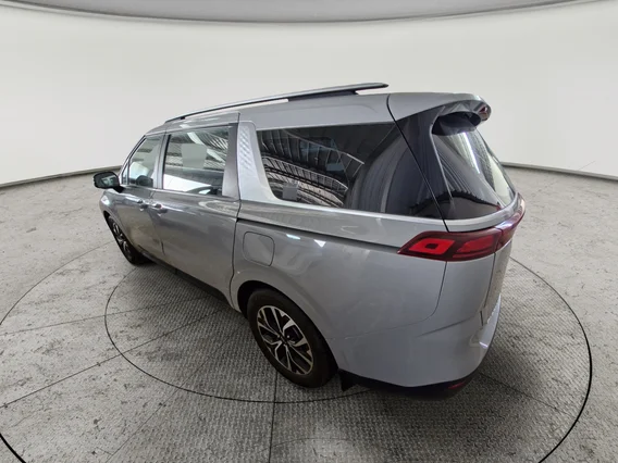 Kia Carnival GL 2023 