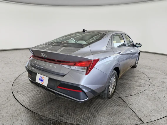 Hyundai Elantra Smart 2024 