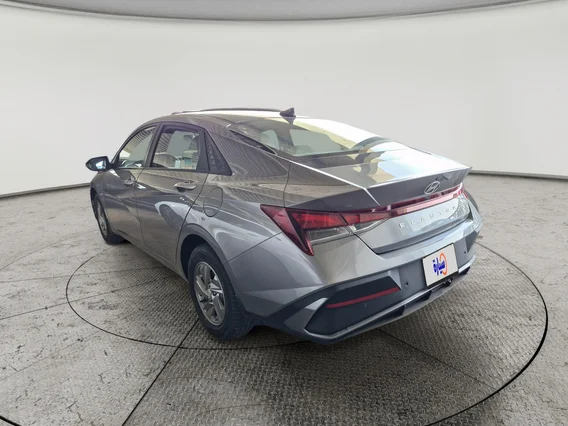 Hyundai Elantra Smart 2024 