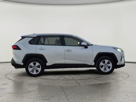 Toyota RAV4 LE 2021 