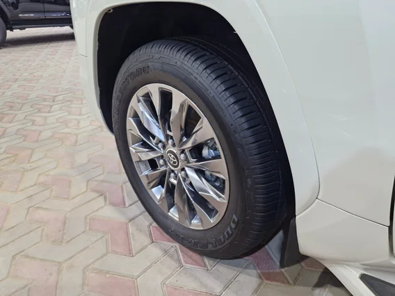 تويوتا لاندكروزر GXR2 2025 