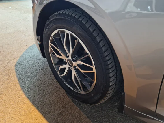 Kia K5 LX 2023 