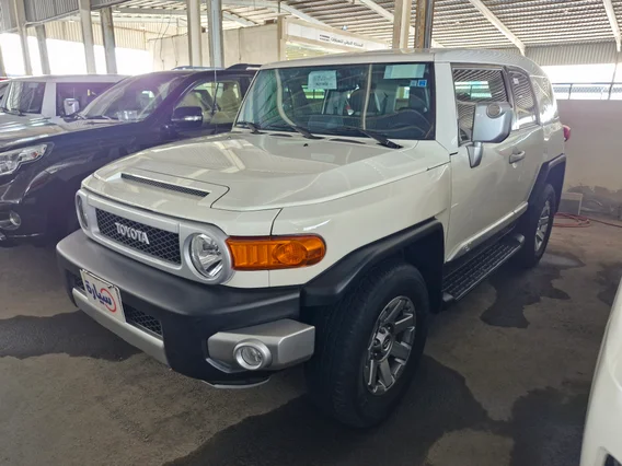 تويوتا اف جي FJ Cruiser 2023 دبل