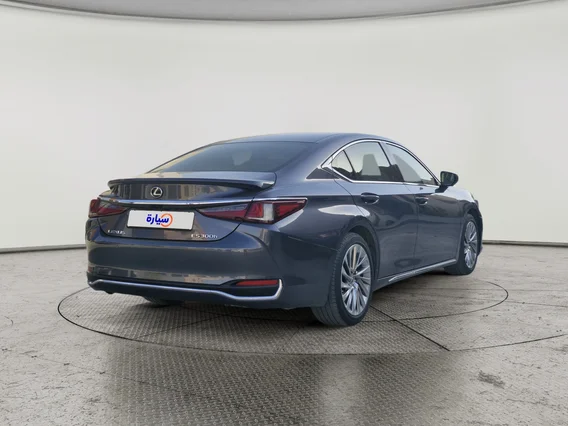 Lexus ES 300 HH Hybrid Executive 2023 