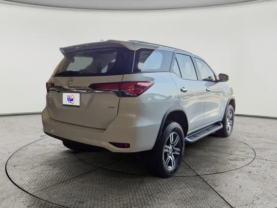 Toyota Fortuner VX 2023 دبل