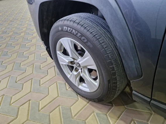 Toyota RAV4 LE 2021 