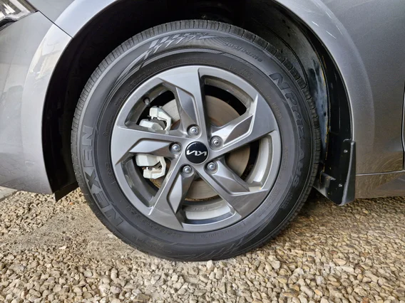 Kia K5 LX 2023 