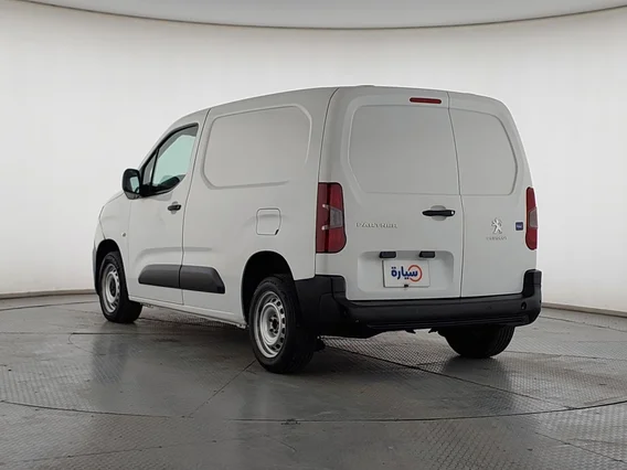 Used 2021 Peugeot Partner Short van White Color for sale 262099
