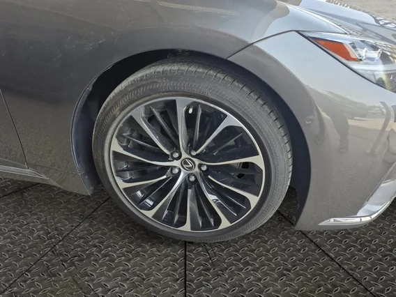 لكزس LS 500 HH Hybrid Plus 2022 
