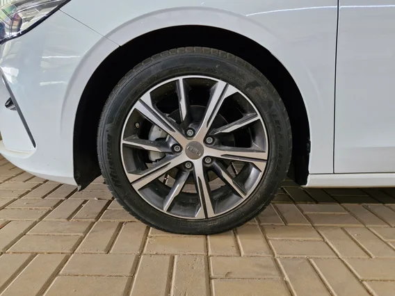 Geely Emgrand GF 2025 