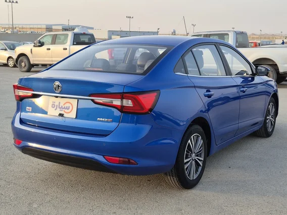 ام جي 5 LUX 2022 