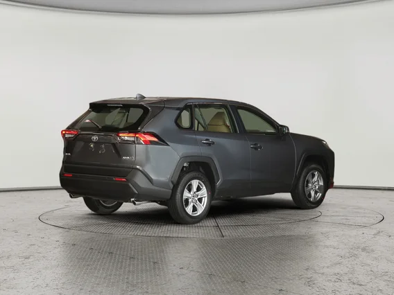 تويوتا راف فور LE 2025 