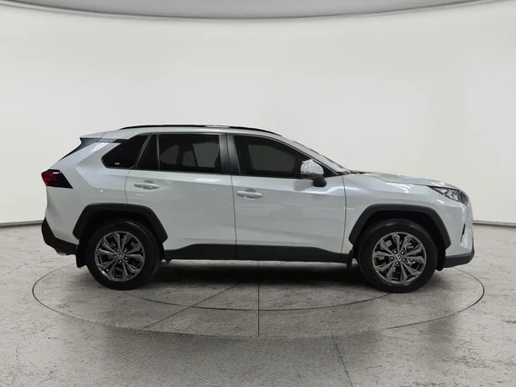 Toyota RAV4 XLE 2025 