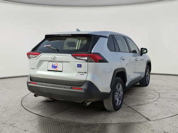 Toyota RAV4 LE 2024 