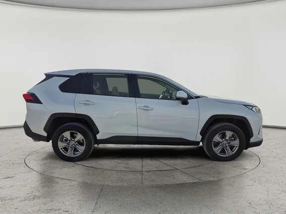 Toyota RAV4 LE 2024 