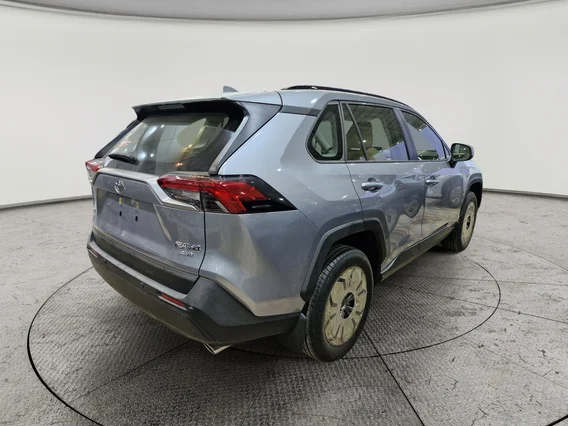Toyota RAV4 XLE 2024 