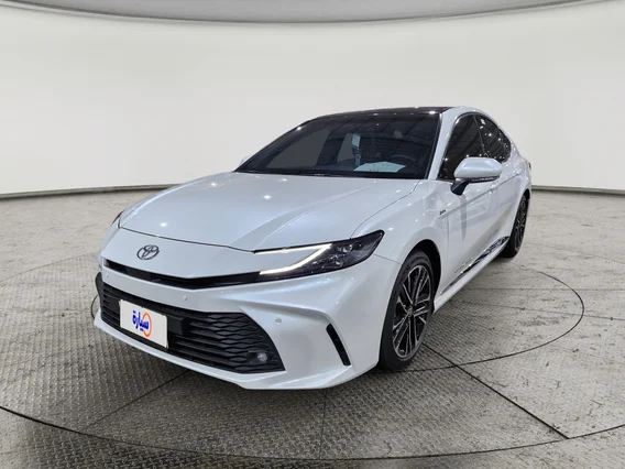 Toyota Camry  LE HEV 2025 