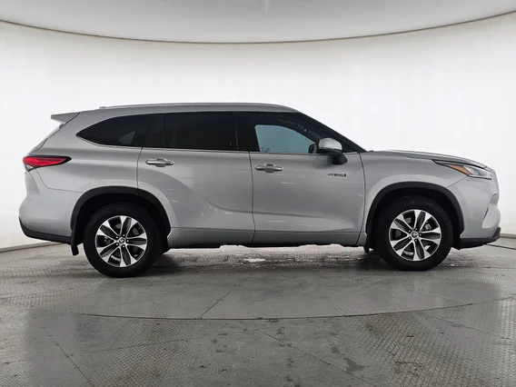 Toyota Highlander GLE 2023 