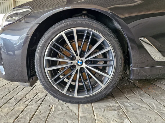 BMW 5 Series 520i 2021 