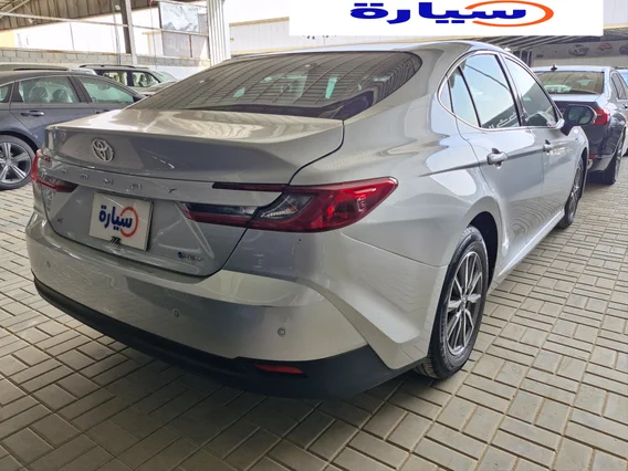 Toyota Camry  E HEV 2025 